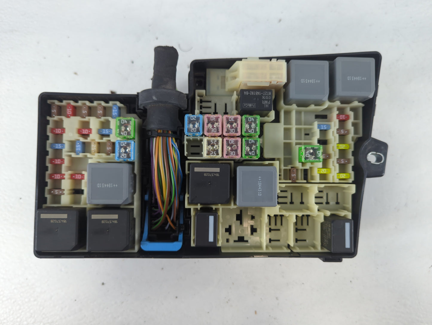 2019 Ford Escape Fusebox Fuse Box Panel Relay Module P/N:AV6T-14A067-AB E02345500 Fits OEM Used Auto Parts - Oemusedautoparts1.com