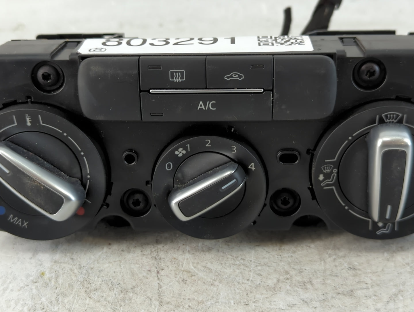 2018-2019 Volkswagen Beetle Climate Control Module Temperature AC/Heater Replacement P/N:0746-24417 90151-736 Fits Fits 2018 2019 OEM Used Auto Parts - Oemusedautoparts1.com