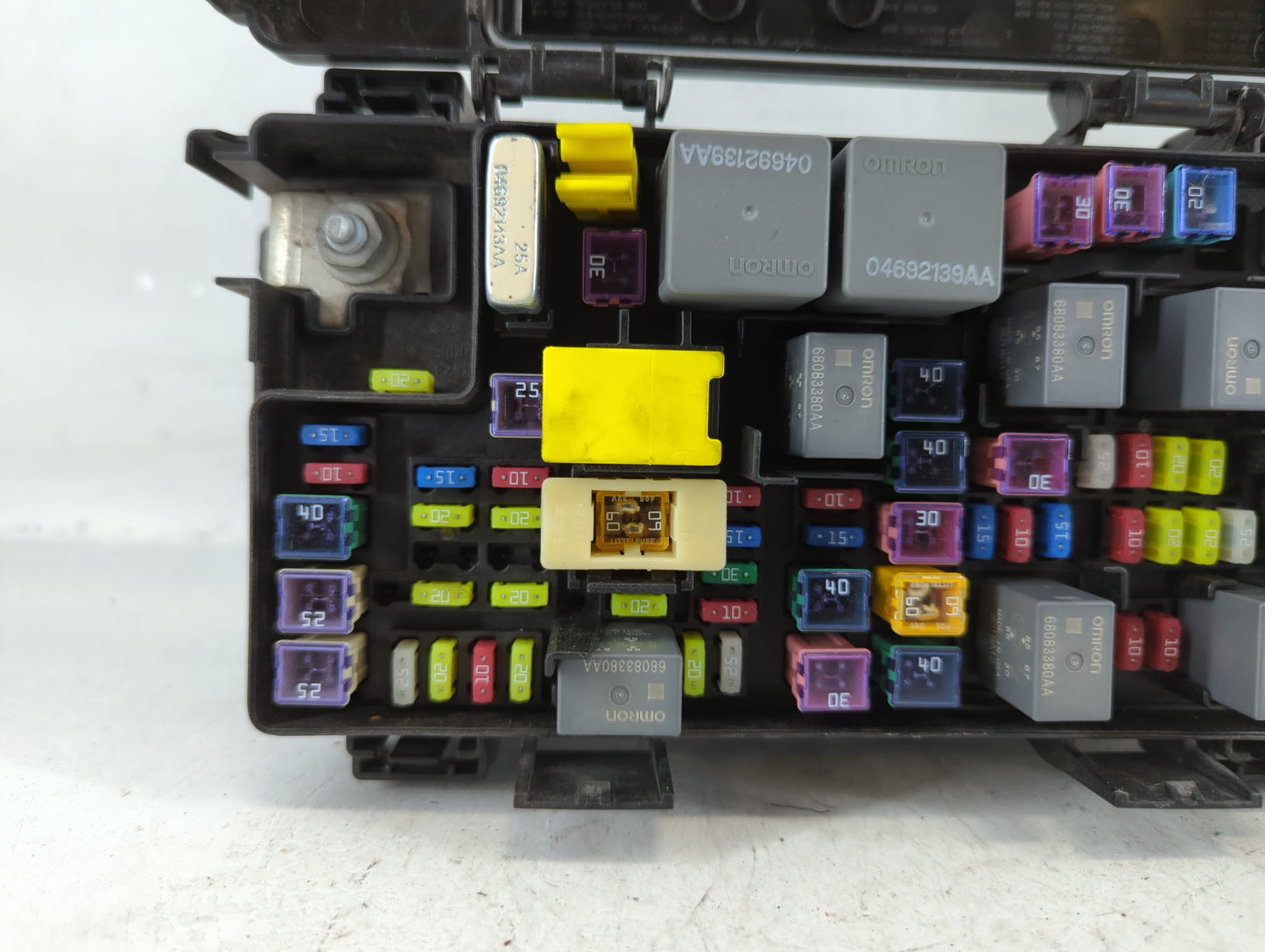 Dodge Caravan Chassis Control Module Ccm Bcm Body Control 68239606aa - Oemusedautoparts1.com