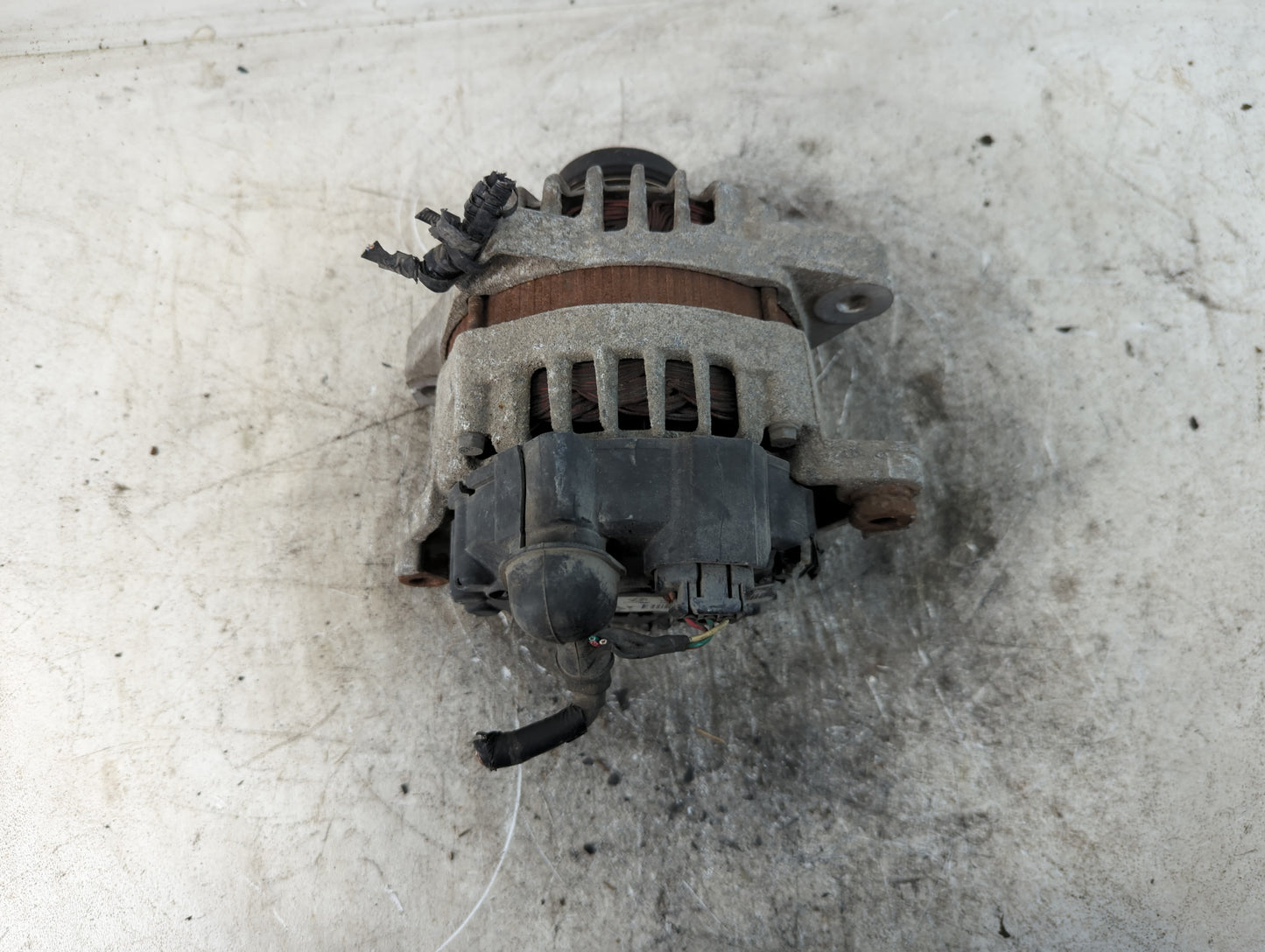 2013 Hyundai Santa Fe Alternator Replacement Generator Charging Assembly Engine OEM P/N:37300-2G800 Fits OEM Used Auto Parts - Oemusedautoparts1.com