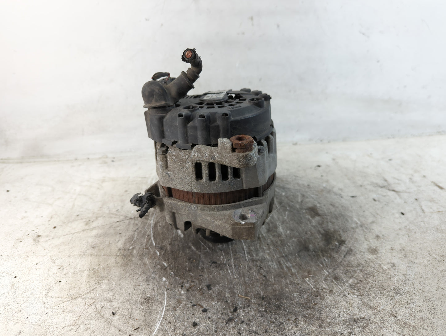 2013 Hyundai Santa Fe Alternator Replacement Generator Charging Assembly Engine OEM P/N:37300-2G800 Fits OEM Used Auto Parts - Oemusedautoparts1.com
