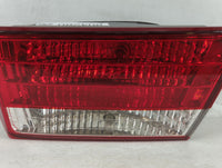 2006-2008 Hyundai Sonata Tail Light Assembly Passenger Right OEM P/N:92404-0A0 Fits Fits 2006 2007 2008 OEM Used Auto Parts - Oemusedautoparts1.com