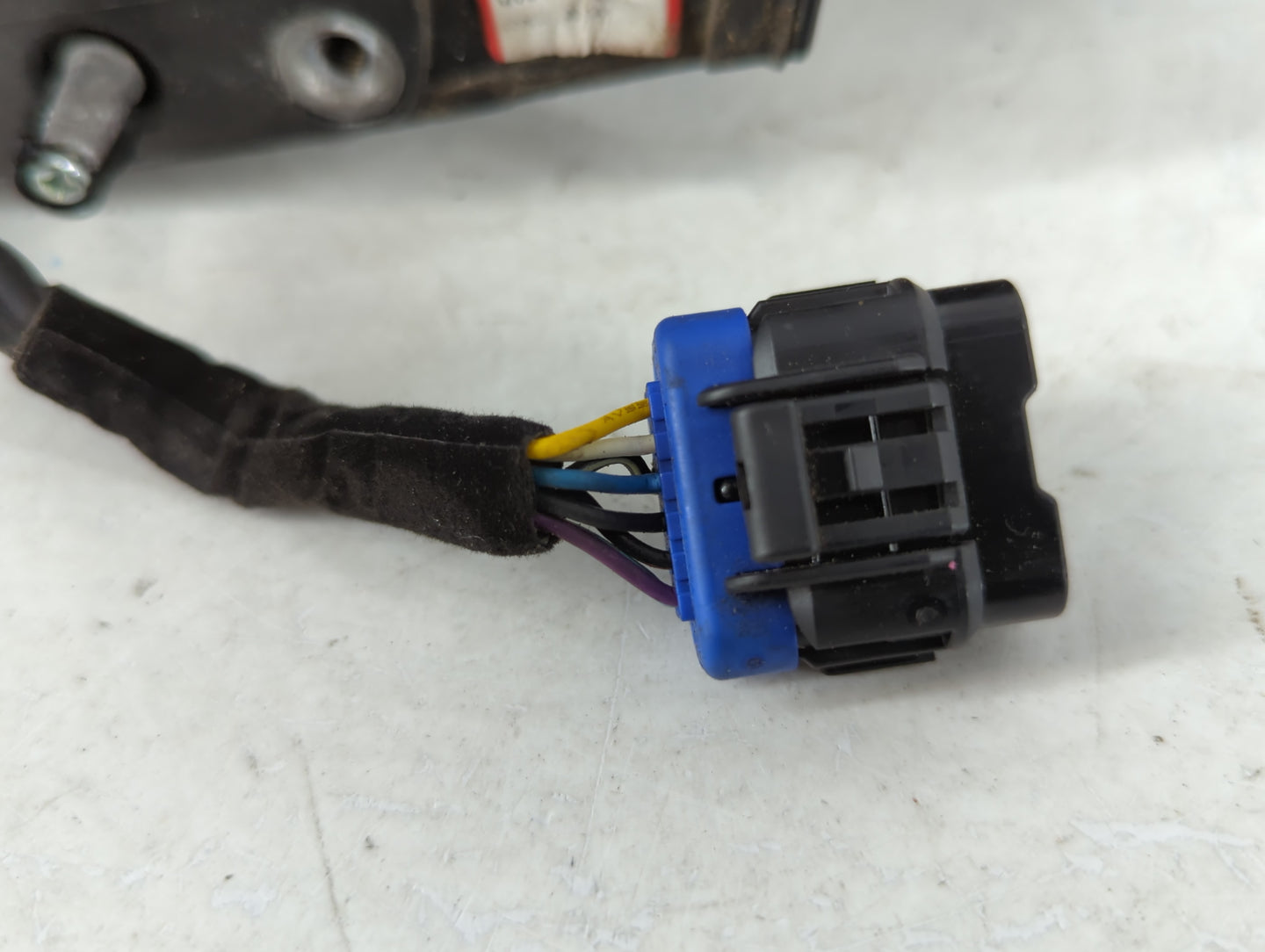 2018 Kia Forte Side Mirror Replacement Passenger Right View Door Mirror P/N:IIIE4023916 Fits OEM Used Auto Parts - Oemusedautoparts1.com