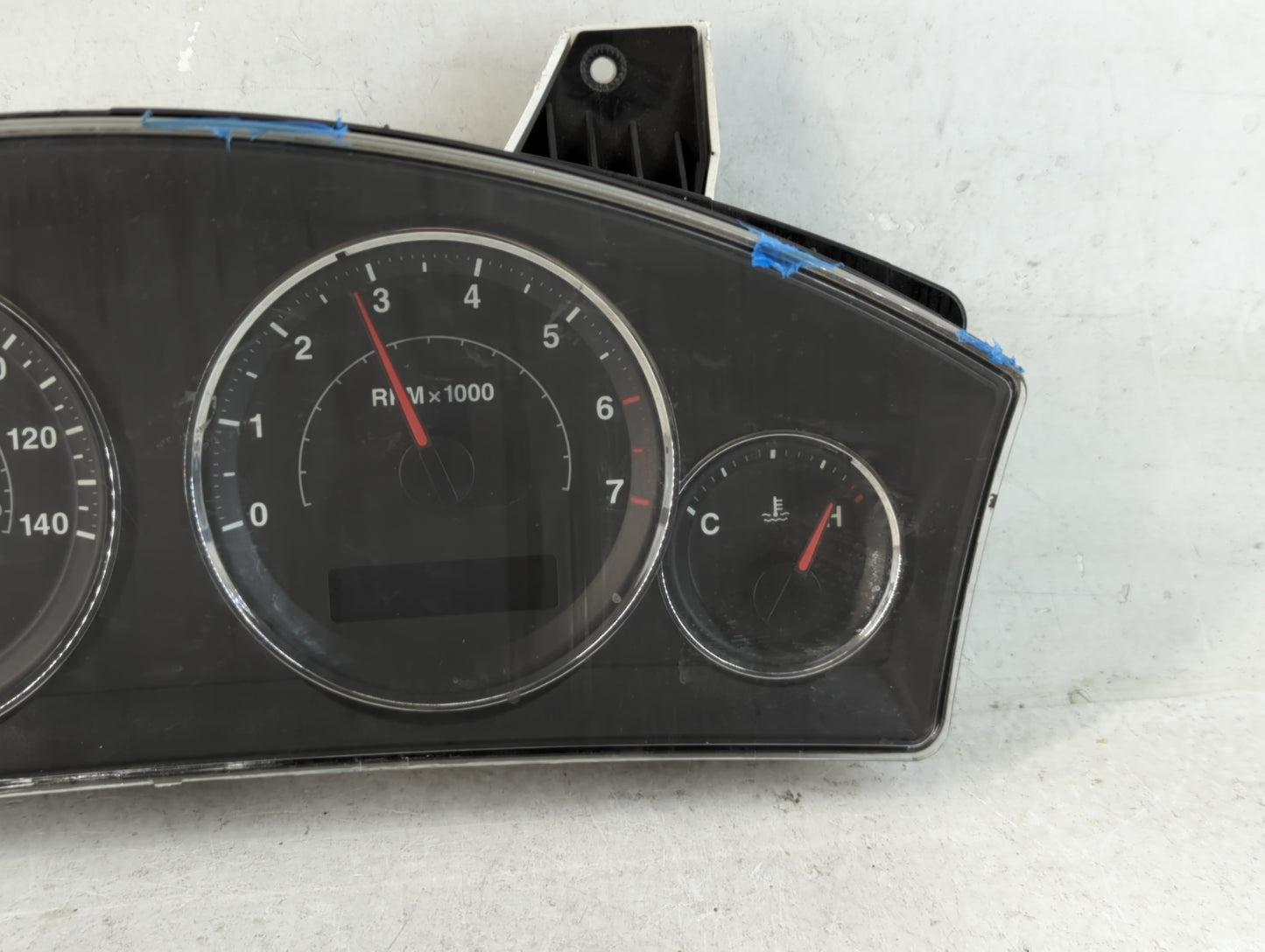 2007 Jeep Commander Instrument Cluster Speedometer Gauges P/N:05172329AB 05172329AC, 05172329AD Fits OEM Used Auto Parts - Oemusedautoparts1.com