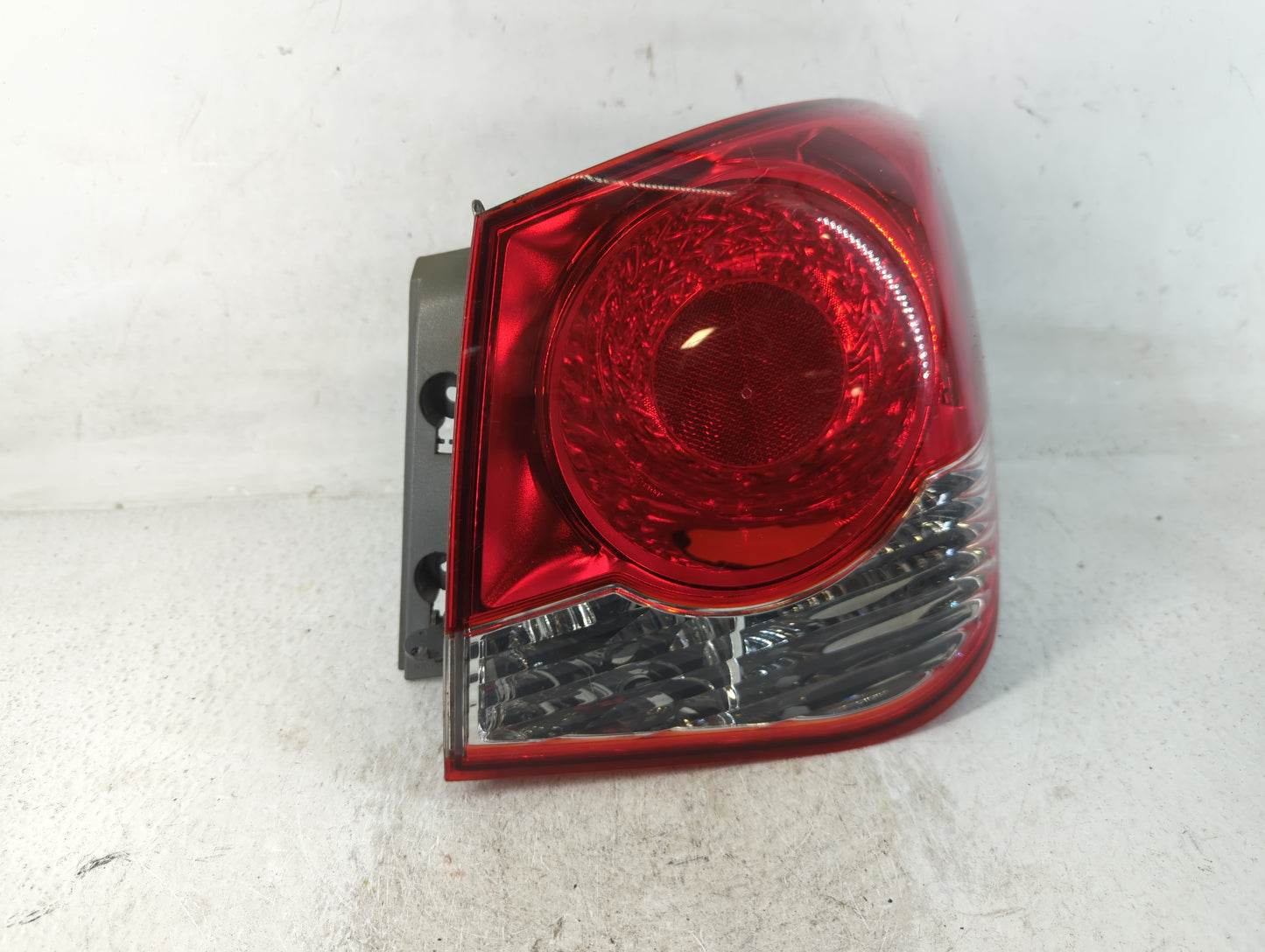 2011-2016 Chevrolet Cruze Tail Light Assembly Passenger Right OEM P/N:DOT SAE AP2 Fits Fits 2011 2012 2013 2014 2015 2016 OEM Used Auto Parts - Oemusedautoparts1.com