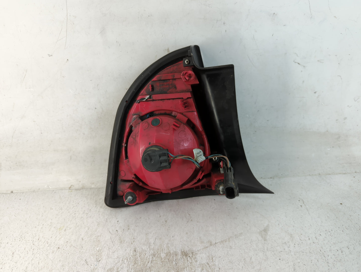 2008-2012 Chevrolet Malibu Tail Light Assembly Passenger Right OEM P/N:992-4050-065 220-0814-096 Fits OEM Used Auto Parts - Oemusedautoparts1.com