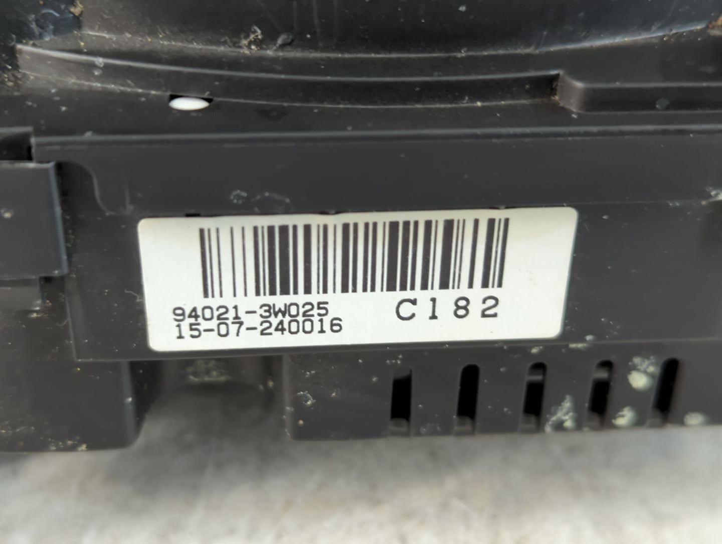 2014-2016 Kia Sportage Instrument Cluster Speedometer Gauges P/N:94021-3W025 Fits Fits 2014 2015 2016 OEM Used Auto Parts - Oemusedautoparts1.com