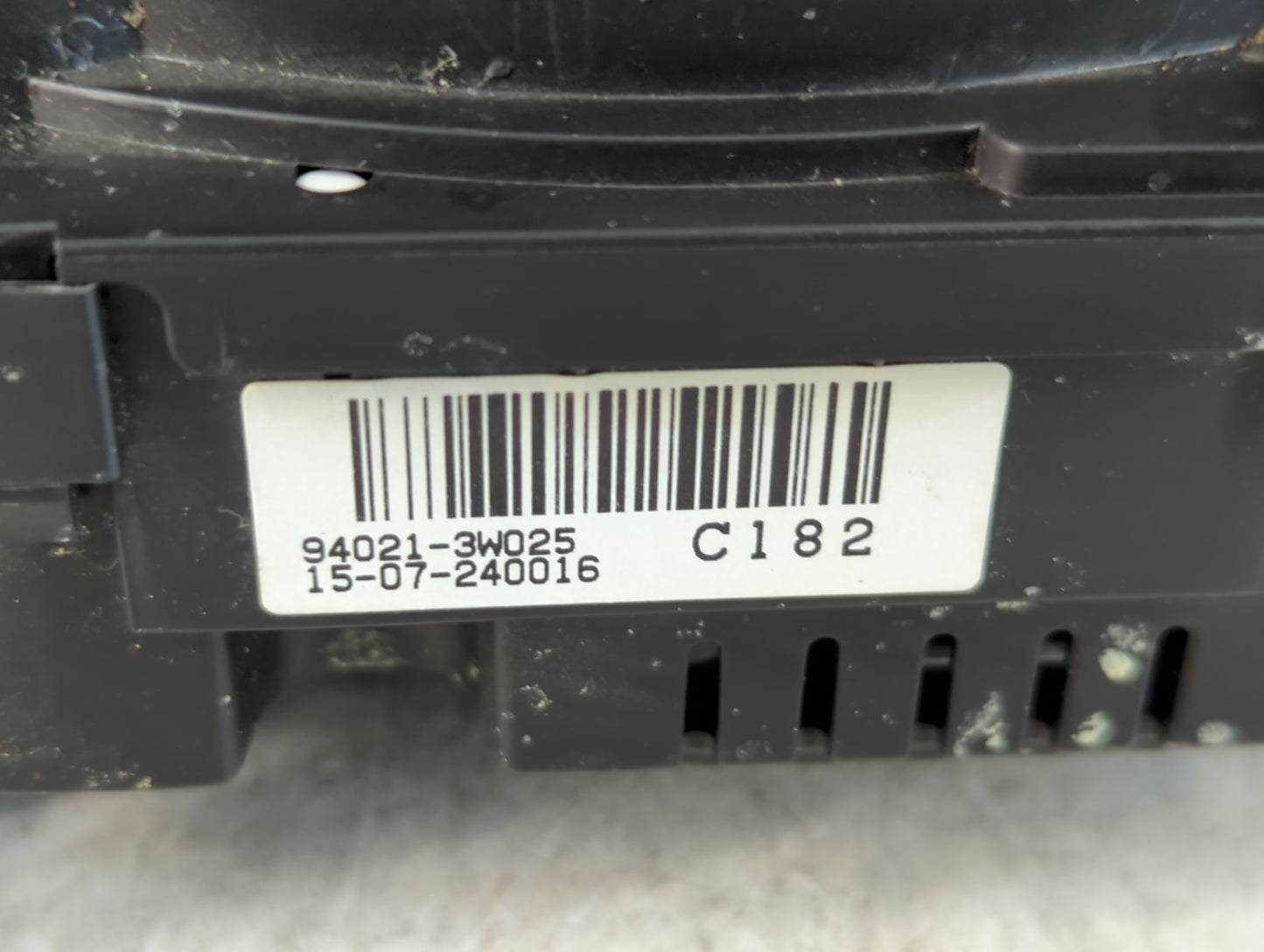 2014-2016 Kia Sportage Instrument Cluster Speedometer Gauges P/N:94021-3W025 Fits Fits 2014 2015 2016 OEM Used Auto Parts - Oemusedautoparts1.com
