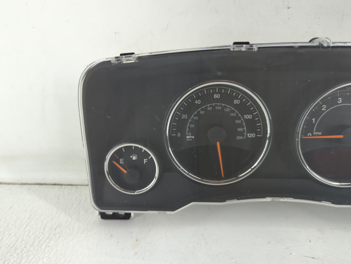 2015-2017 Jeep Compass Instrument Cluster Speedometer Gauges P/N:7656670 Fits Fits 2015 2016 2017 OEM Used Auto Parts - Oemusedautoparts1.com
