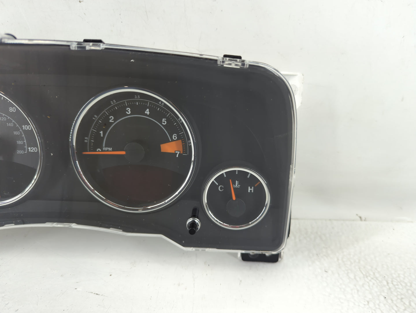 2015-2017 Jeep Compass Instrument Cluster Speedometer Gauges P/N:7656670 Fits Fits 2015 2016 2017 OEM Used Auto Parts - Oemusedautoparts1.com