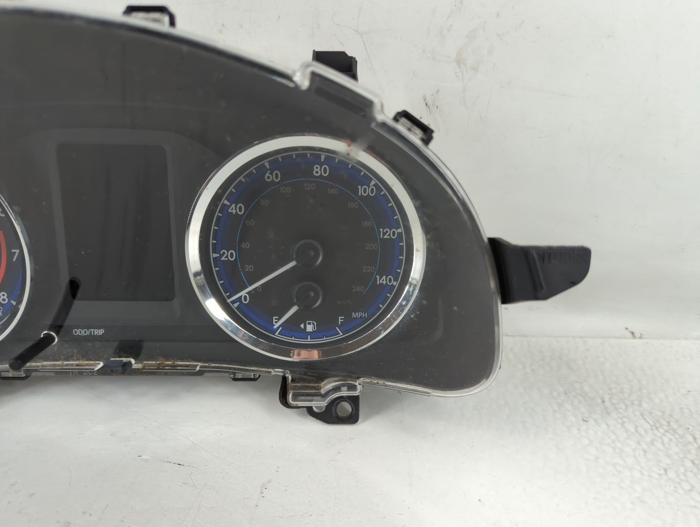 2018-2019 Toyota Corolla Instrument Cluster Speedometer Gauges P/N:TN157580-9380 83800-F2U80-00 Fits Fits 2018 2019 OEM Used Auto Parts - Oemusedautoparts1.com
