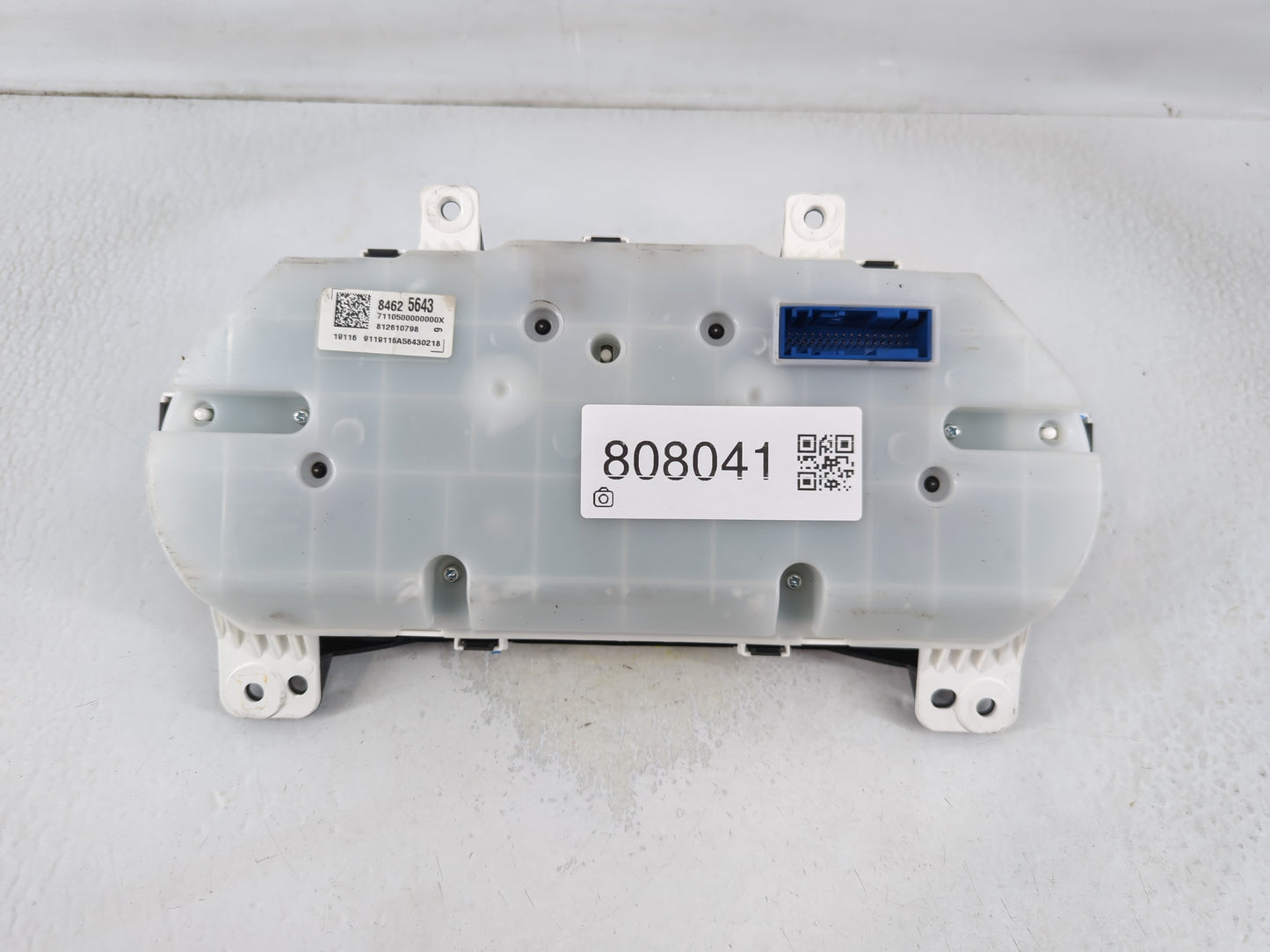 2019-2022 Chevrolet Equinox Instrument Cluster Speedometer Gauges P/N:84625643 Fits Fits 2019 2020 2021 2022 OEM Used Auto Parts - Oemusedautoparts1.com