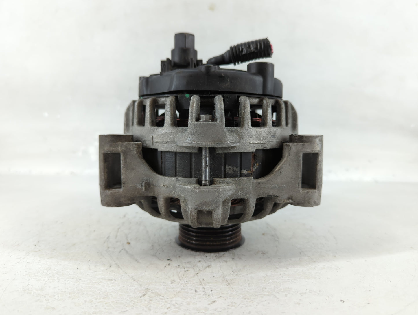 2017-2021 Chevrolet Express 2500 Alternator Replacement Generator Charging Assembly Engine OEM P/N:84206550 F 000BL0 6N7 Fits OEM Used Auto Parts - Oemusedautoparts1.com