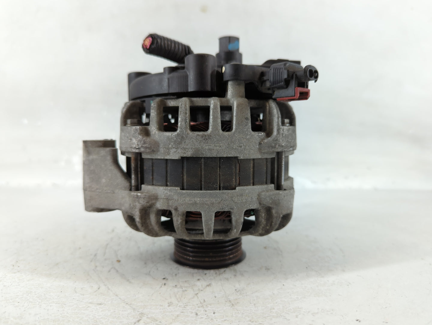 2017-2021 Chevrolet Express 2500 Alternator Replacement Generator Charging Assembly Engine OEM P/N:84206550 F 000BL0 6N7 Fits OEM Used Auto Parts - Oemusedautoparts1.com