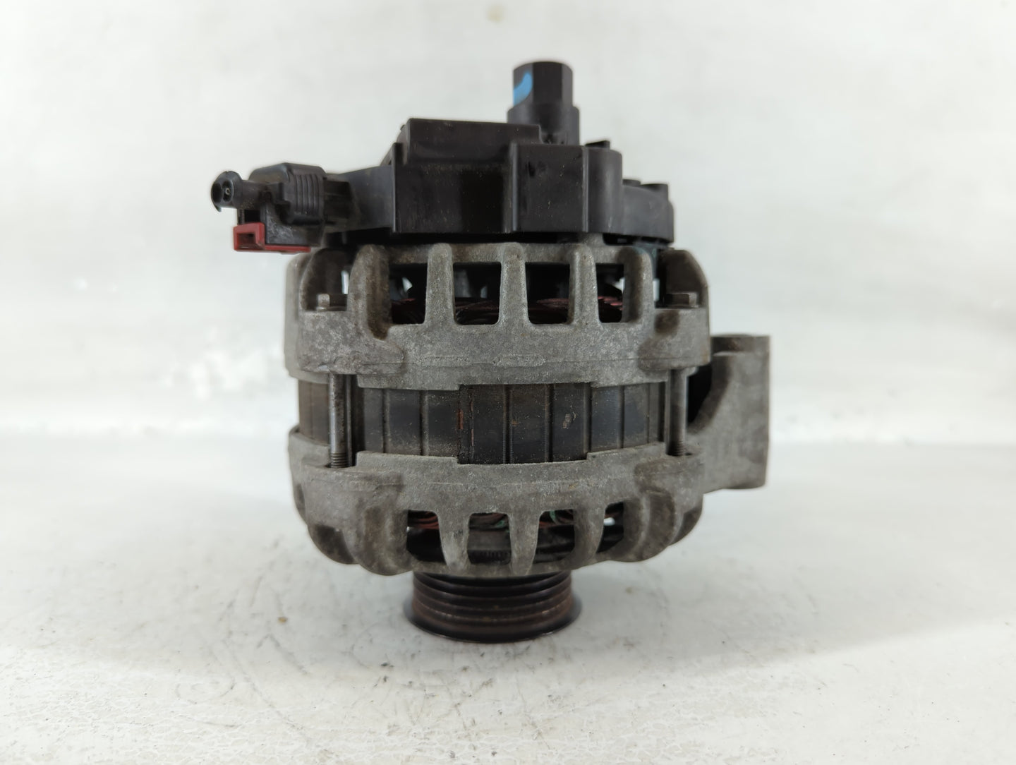 2017-2021 Chevrolet Express 2500 Alternator Replacement Generator Charging Assembly Engine OEM P/N:84206550 F 000BL0 6N7 Fits OEM Used Auto Parts - Oemusedautoparts1.com