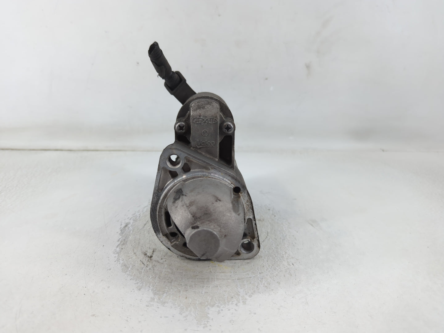 2014-2016 Hyundai Elantra Car Starter Motor Solenoid OEM P/N:1210405 36100-2E131 Fits Fits 2014 2015 2016 OEM Used Auto Parts - Oemusedautoparts1.com