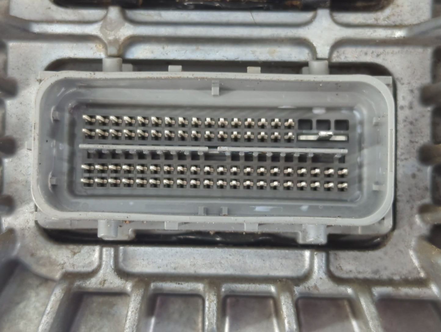 2013-2016 Buick Enclave PCM Engine Control Computer ECU ECM PCU OEM P/N:12666658 Fits Fits 2013 2014 2015 2016 OEM Used Auto Parts - Oemusedautoparts1.com