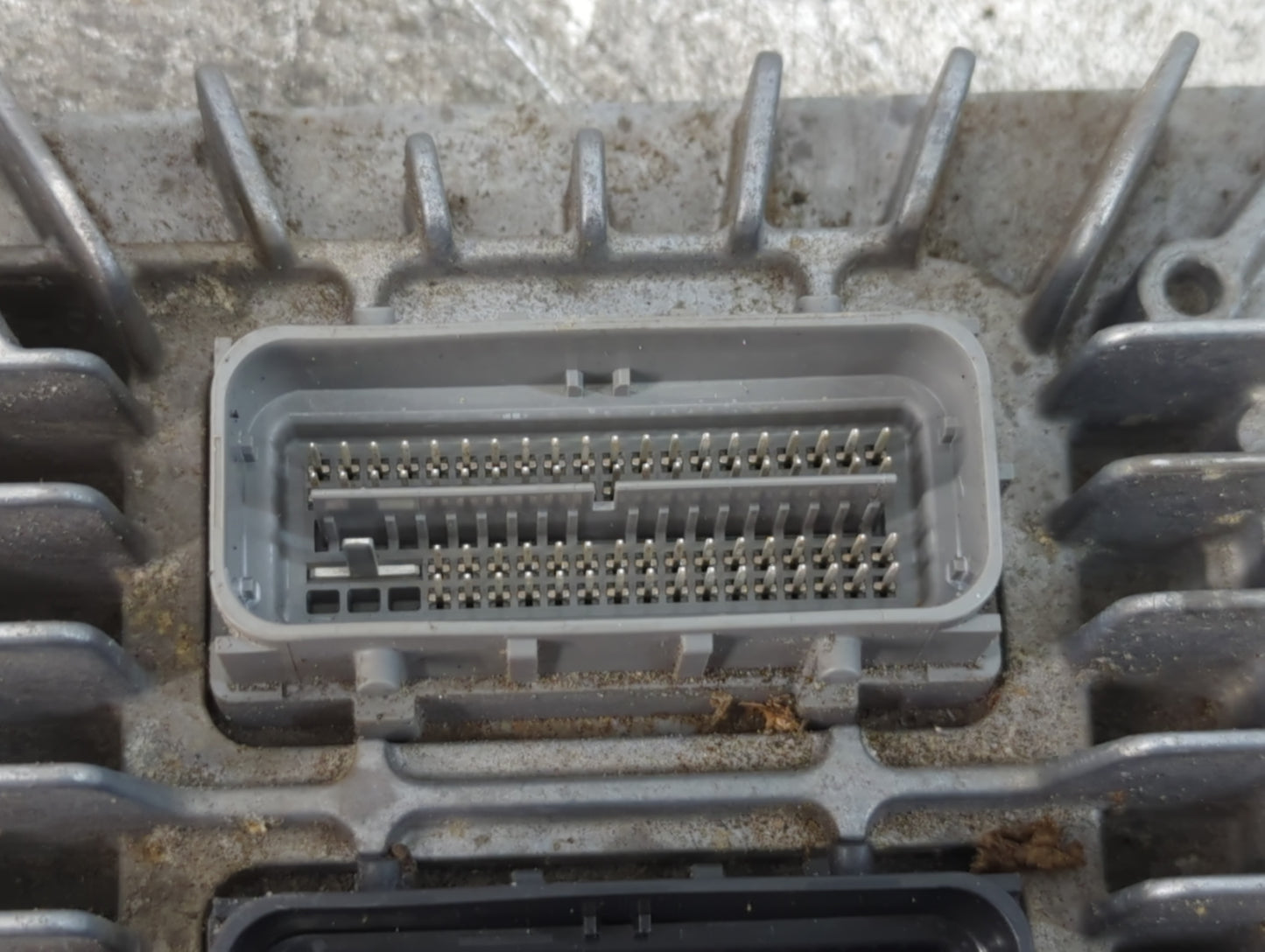 2013-2016 Buick Enclave PCM Engine Control Computer ECU ECM PCU OEM P/N:12666658 Fits Fits 2013 2014 2015 2016 OEM Used Auto Parts - Oemusedautoparts1.com