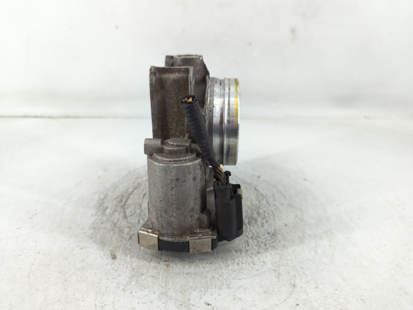2013-2018 Cadillac Ats Throttle Body P/N:12627067DA Fits Fits 2013 2014 2015 2016 2017 2018 2019 2020 2021 OEM Used Auto Parts - Oemusedautoparts1.com