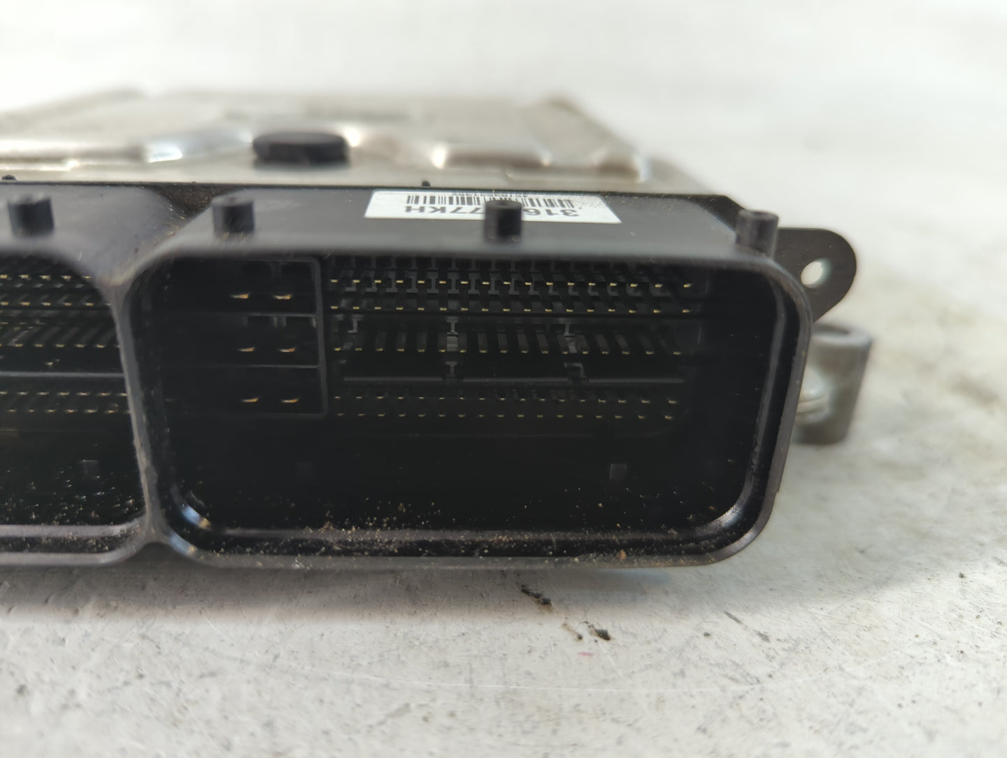 2018-2019 Kia Rio PCM Engine Control Computer ECU ECM PCU OEM P/N:39199-2BAC0 Fits Fits 2018 2019 OEM Used Auto Parts - Oemusedautoparts1.com