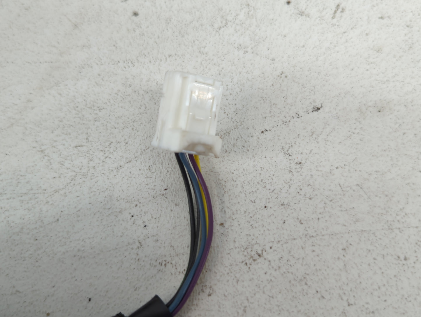 2022 Nissan Kicks Side Mirror Replacement Passenger Right View Door Mirror P/N:IIIE4044622 Fits OEM Used Auto Parts - Oemusedautoparts1.com