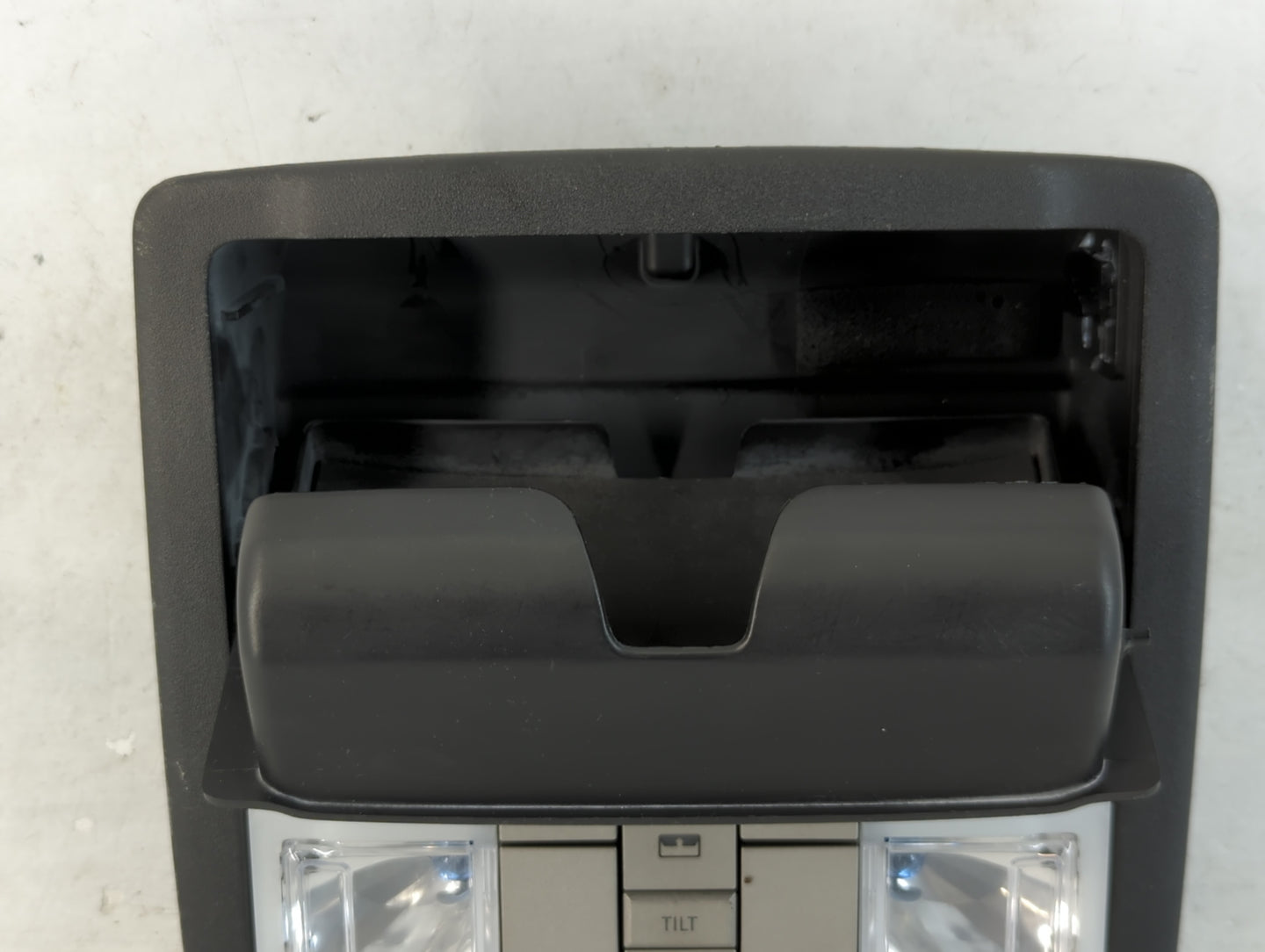2007 Lincoln Navigator Center Floor Console P/N:7L74 78519A58 AM Fits OEM Used Auto Parts - Oemusedautoparts1.com