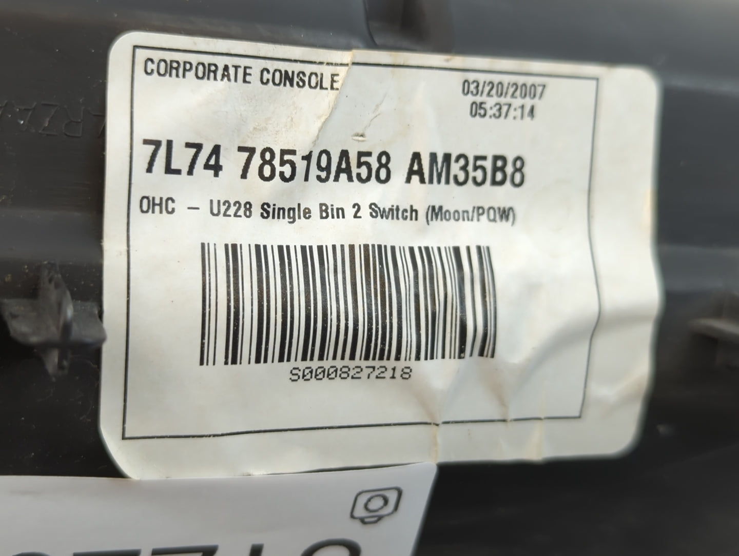 2007 Lincoln Navigator Center Floor Console P/N:7L74 78519A58 AM Fits OEM Used Auto Parts - Oemusedautoparts1.com