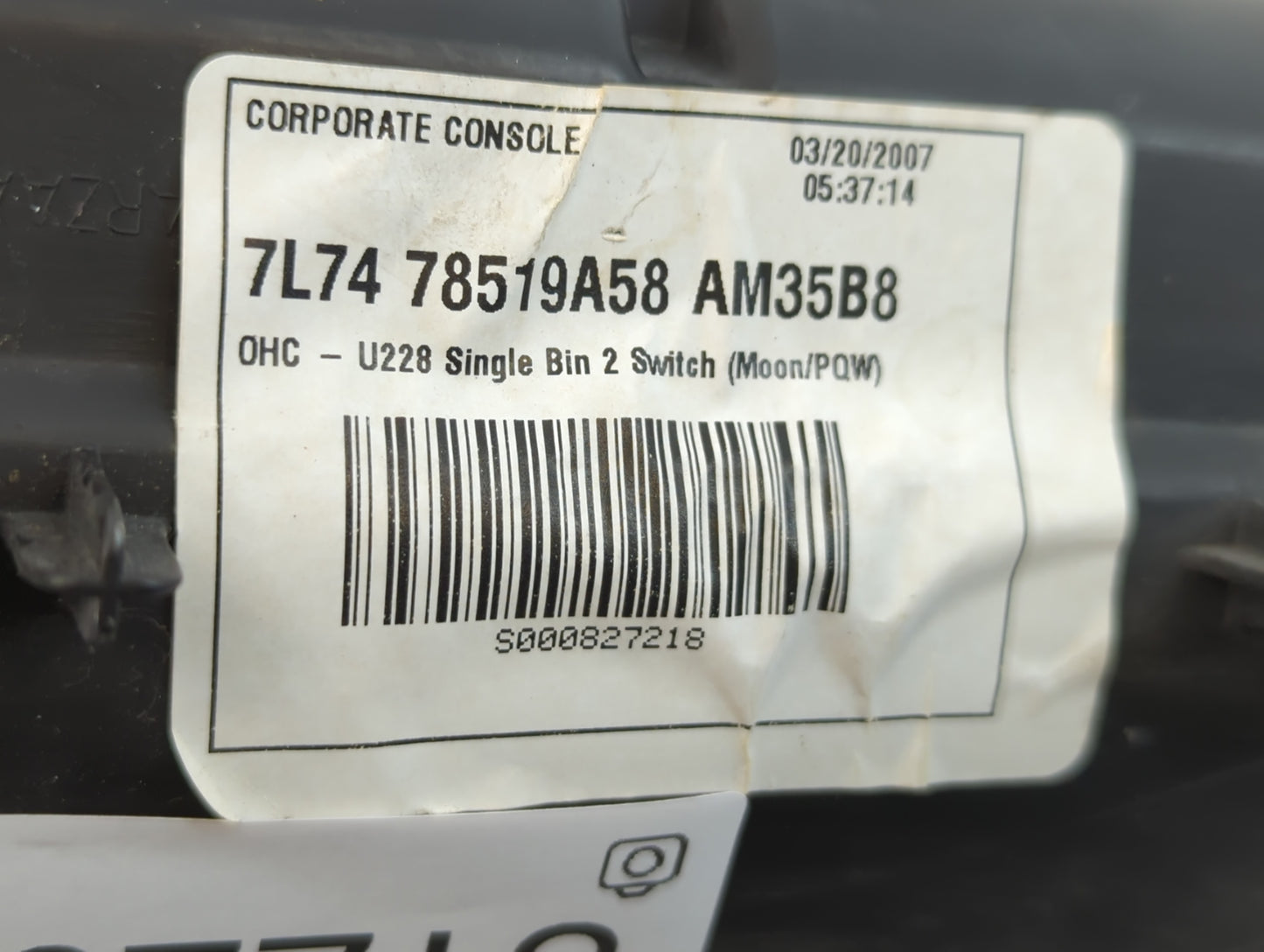 2007 Lincoln Navigator Center Floor Console P/N:7L74 78519A58 AM Fits OEM Used Auto Parts - Oemusedautoparts1.com