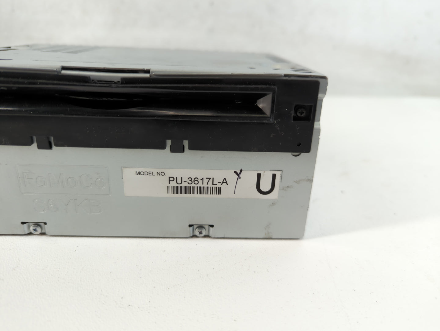 2013 Ford Explorer Radio AM FM Cd Player Receiver Replacement P/N:DB5T19C107FD Fits OEM Used Auto Parts - Oemusedautoparts1.com