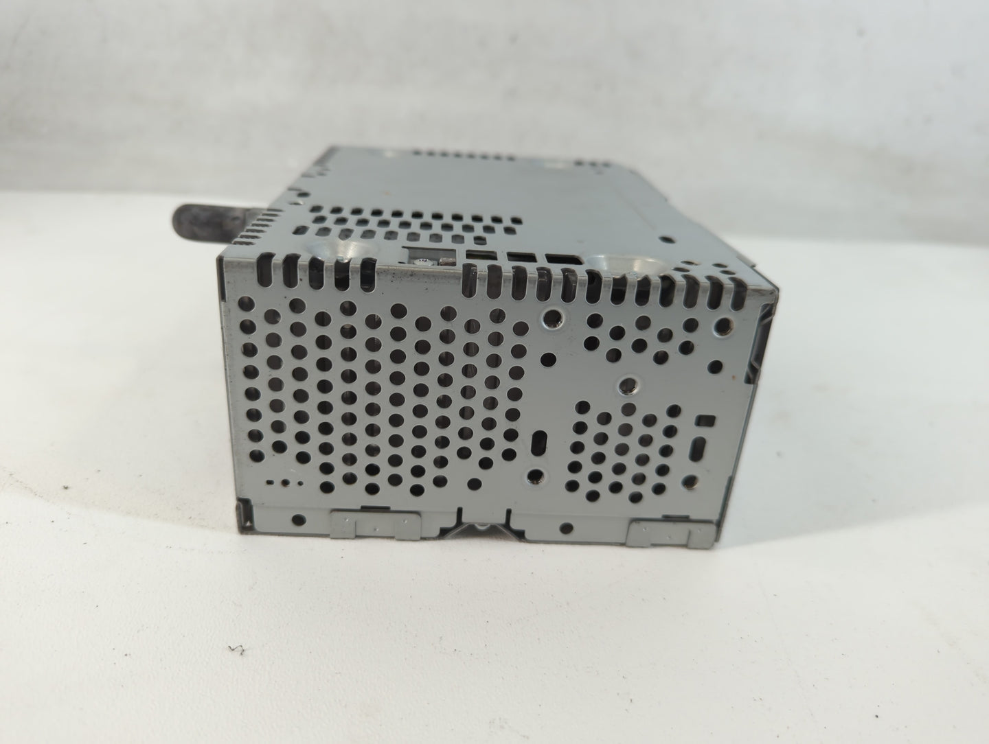 2013 Ford Explorer Radio AM FM Cd Player Receiver Replacement P/N:DB5T19C107FD Fits OEM Used Auto Parts - Oemusedautoparts1.com