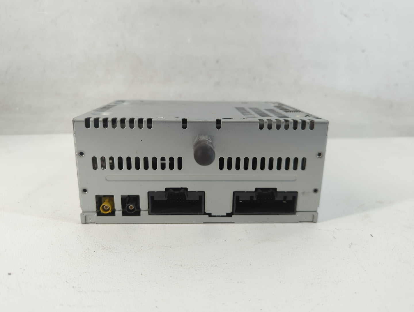 2013 Ford Explorer Radio AM FM Cd Player Receiver Replacement P/N:DB5T19C107FD Fits OEM Used Auto Parts - Oemusedautoparts1.com