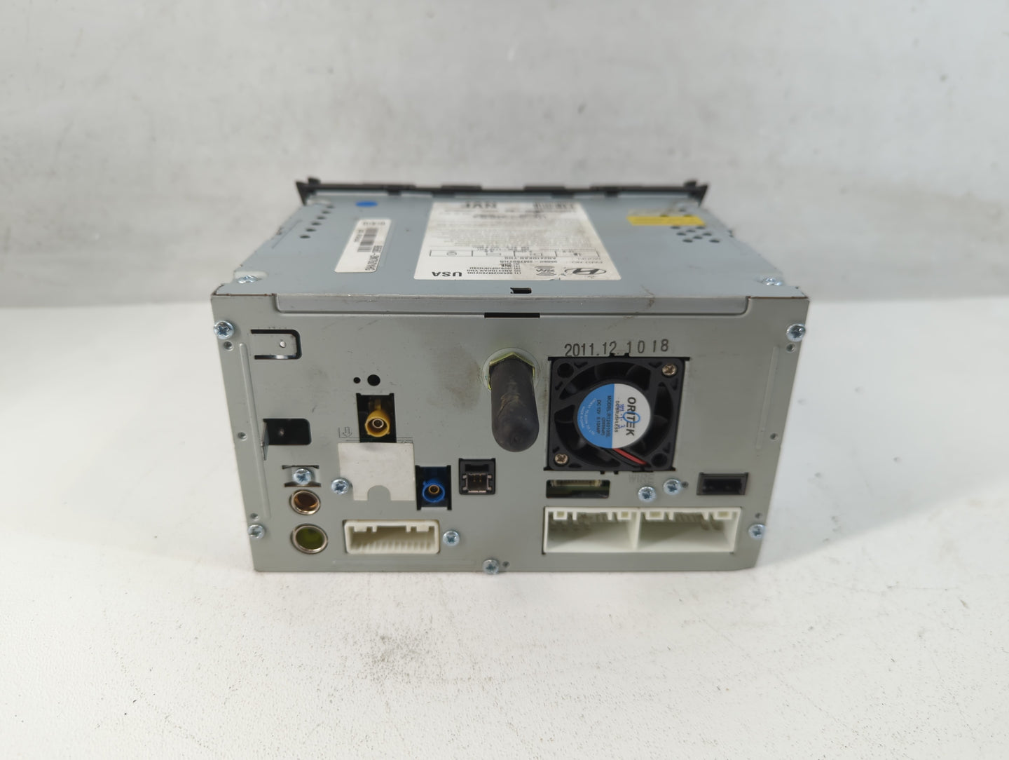 2013-2015 Hyundai Genesis Radio AM FM Cd Player Receiver Replacement P/N:96560-2M760YHG Fits Fits 2013 2014 2015 OEM Used Auto Parts - Oemusedautoparts1.com