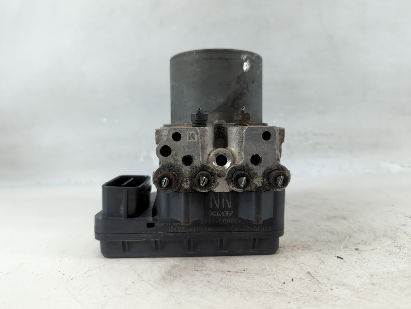 2009 Toyota Matrix ABS Pump Control Module Replacement P/N:44540-02130 Fits OEM Used Auto Parts - Oemusedautoparts1.com