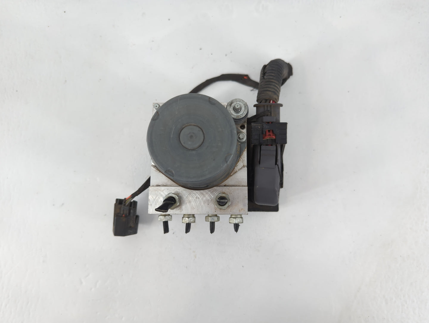 2017 Chevrolet Traverse ABS Pump Control Module Replacement P/N:22822156 Fits Fits 2012 2013 2014 2015 2016 OEM Used Auto Parts - Oemusedautoparts1.com