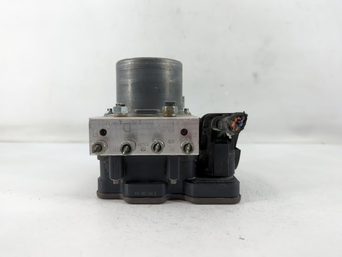 2019-2022 Mazda Cx-3 ABS Pump Control Module Replacement P/N:D24R 43 7A0 C Fits Fits 2019 2020 2021 2022 OEM Used Auto Parts - Oemusedautoparts1.com