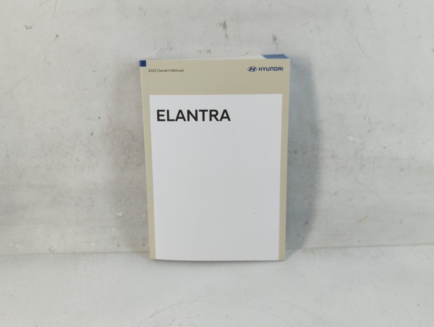 2022 Hyundai Elantra Owners Manual Book Guide P/N:NOAO-EU1ND OEM Used Auto Parts - Oemusedautoparts1.com