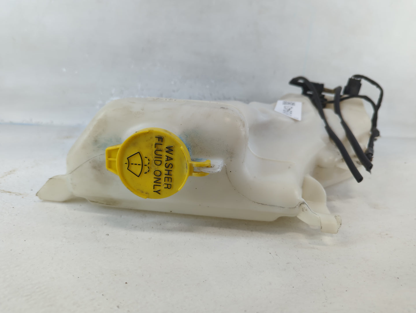 2017 Dodge Journey Windshield Washer Fluid Reservoir Bottle Oem - Oemusedautoparts1.com