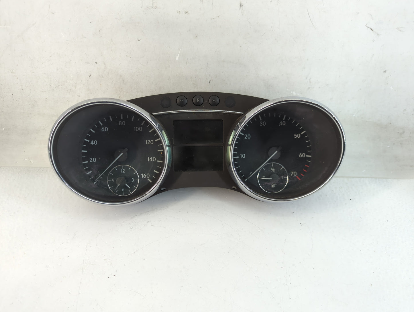 2006-2007 Mercedes-Benz R350 Instrument Cluster Speedometer Gauges P/N:A251 540 97 47 Fits Fits 2006 2007 OEM Used Auto Parts - Oemusedautoparts1.com