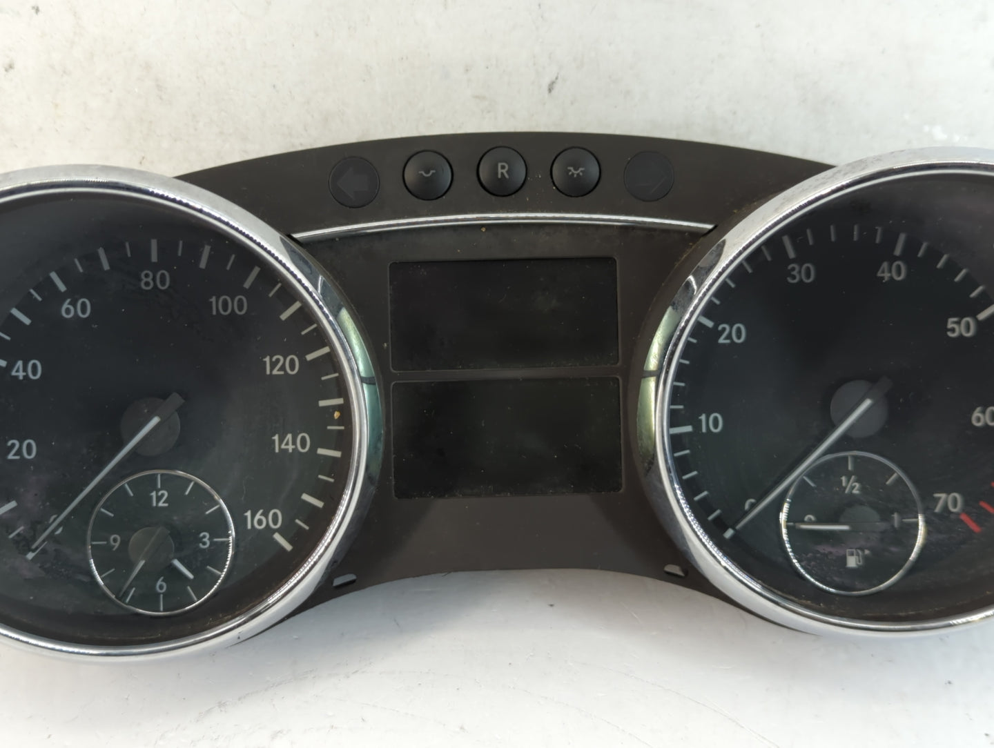 2006-2007 Mercedes-Benz R350 Instrument Cluster Speedometer Gauges P/N:A251 540 97 47 Fits Fits 2006 2007 OEM Used Auto Parts - Oemusedautoparts1.com