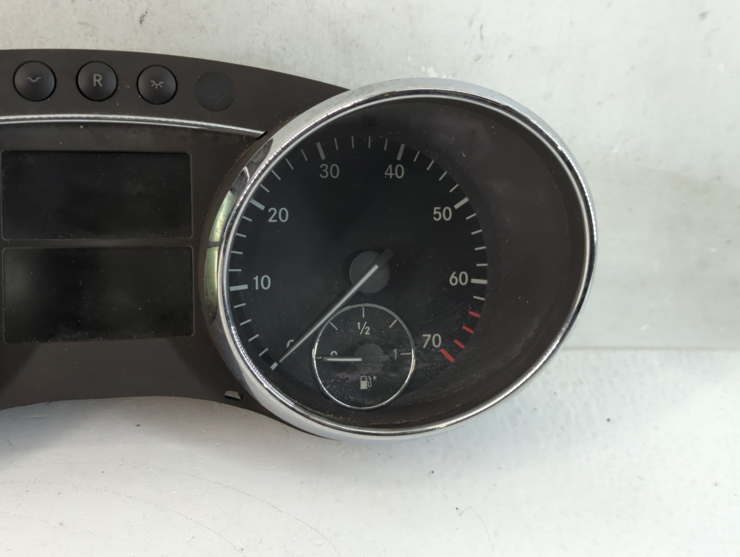 2006-2007 Mercedes-Benz R350 Instrument Cluster Speedometer Gauges P/N:A251 540 97 47 Fits Fits 2006 2007 OEM Used Auto Parts - Oemusedautoparts1.com