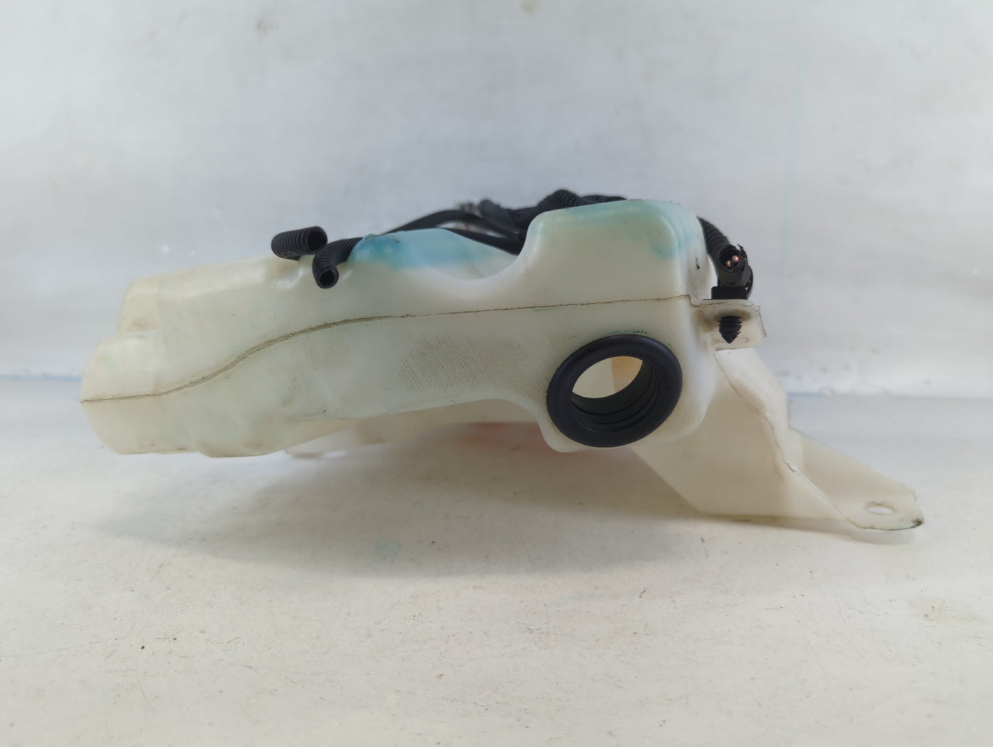 2015-2019 Ford Escape Windshield Washer Fluid Reservoir Bottle Oem - Oemusedautoparts1.com