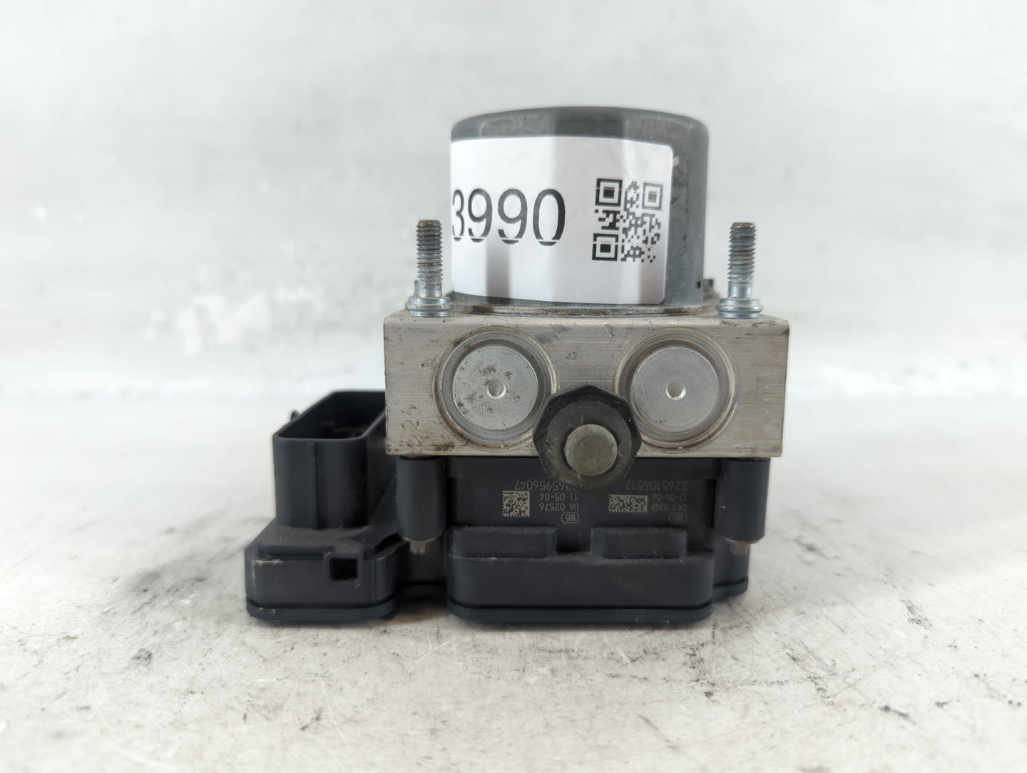 2013-2014 Ford Taurus ABS Pump Control Module Replacement P/N:DG13-2C405-A Fits Fits 2013 2014 OEM Used Auto Parts - Oemusedautoparts1.com
