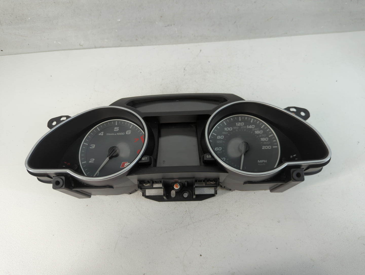 2010 Audi S5 Instrument Cluster Speedometer Gauges P/N:8T0 920 981 N Fits OEM Used Auto Parts - Oemusedautoparts1.com