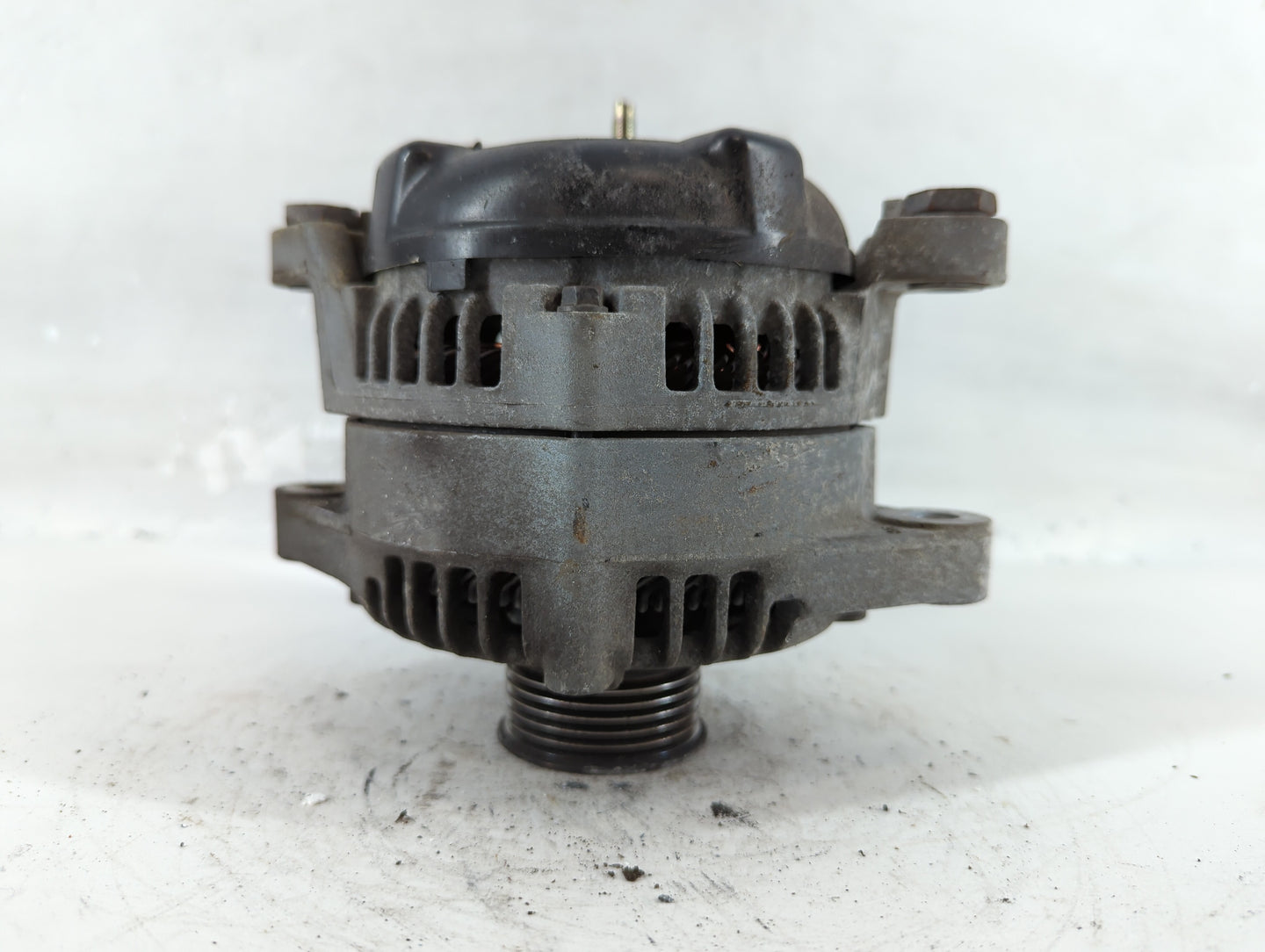2019-2020 Hyundai Santa Fe Alternator Replacement Generator Charging Assembly Engine OEM P/N:37300-26061 Fits OEM Used Auto Parts - Oemusedautoparts1.com