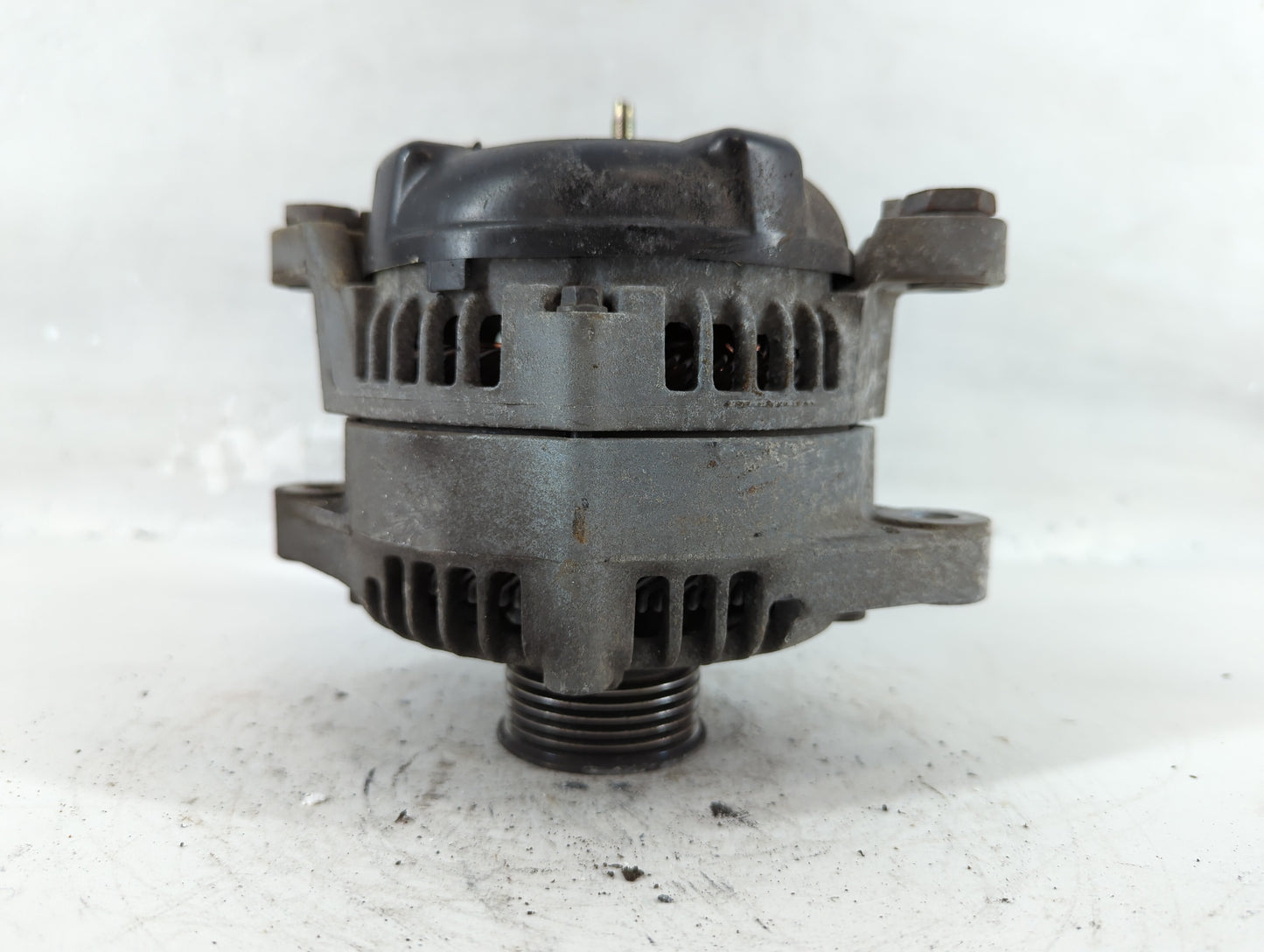 2019-2020 Hyundai Santa Fe Alternator Replacement Generator Charging Assembly Engine OEM P/N:37300-26061 Fits OEM Used Auto Parts - Oemusedautoparts1.com