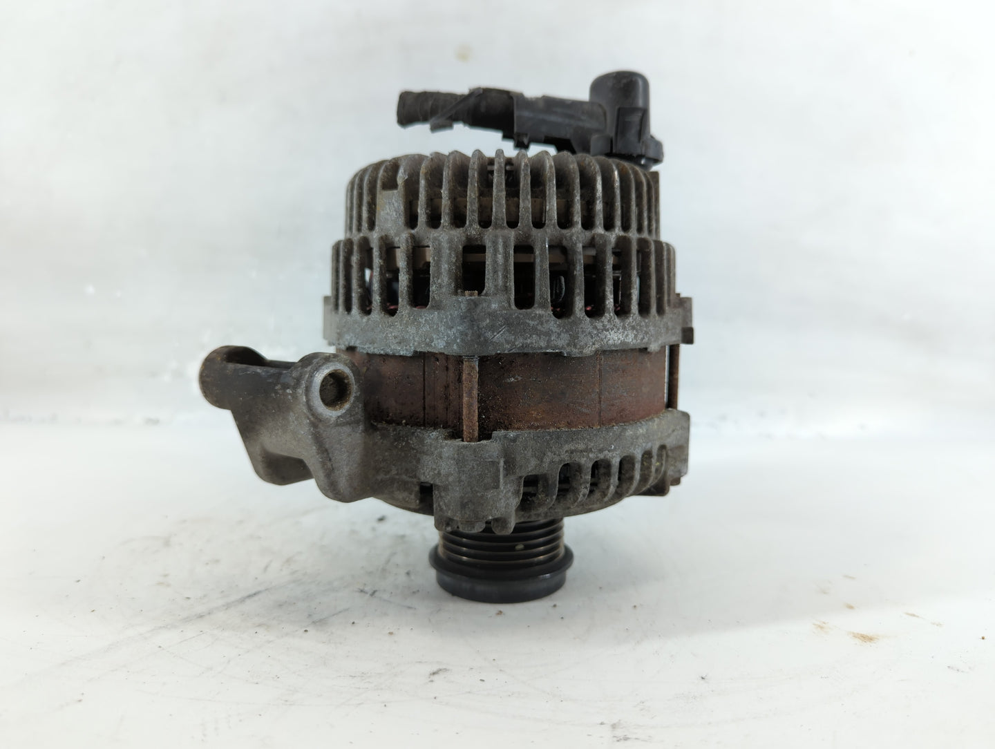 2014-2018 Jeep Cherokee Alternator Replacement Generator Charging Assembly Engine OEM P/N:56029624AB Fits OEM Used Auto Parts - Oemusedautoparts1.com