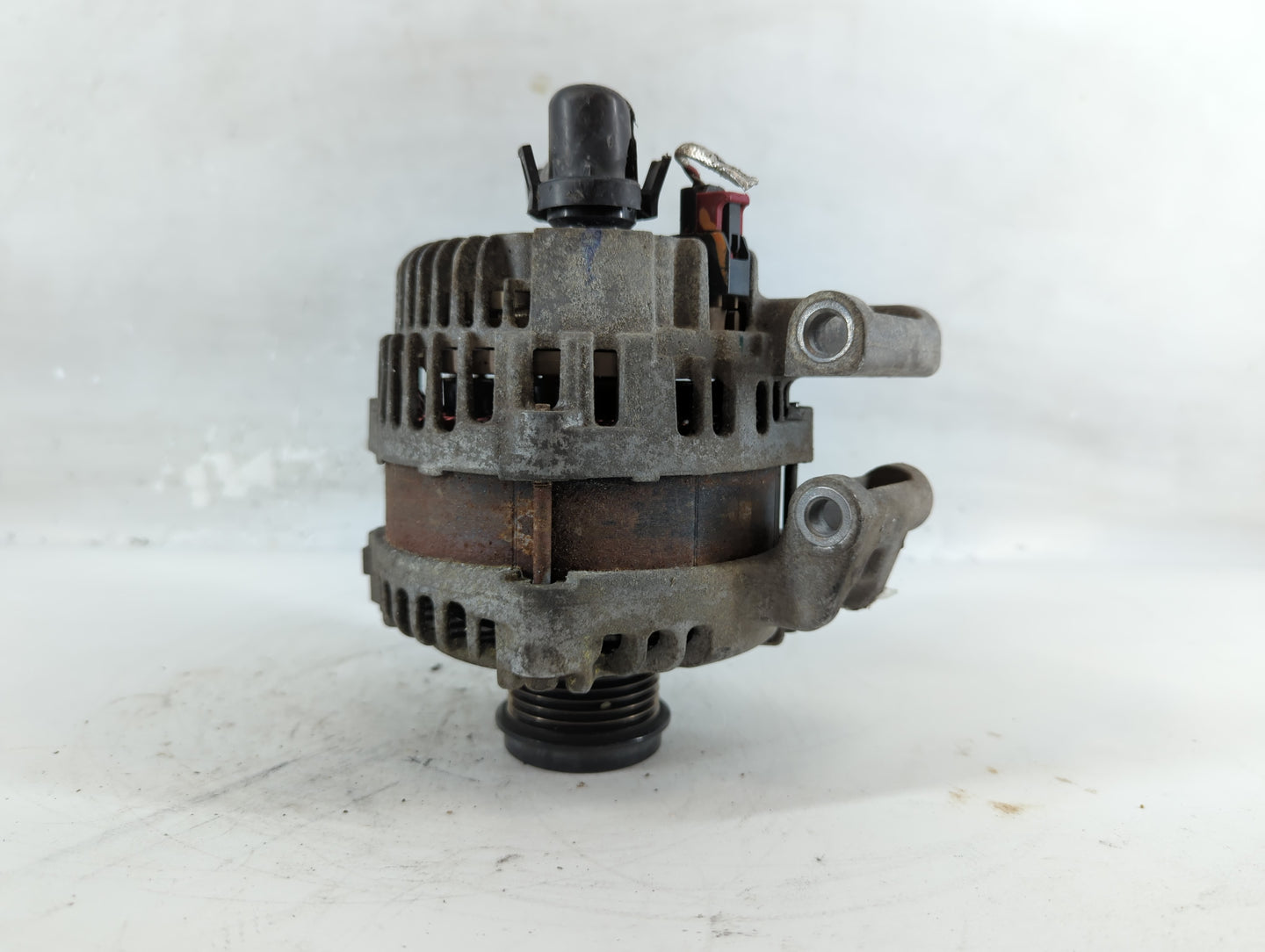 2014-2018 Jeep Cherokee Alternator Replacement Generator Charging Assembly Engine OEM P/N:56029624AB Fits OEM Used Auto Parts - Oemusedautoparts1.com