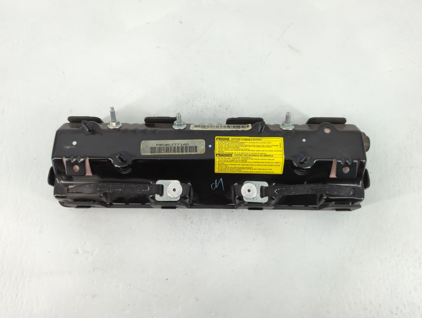 2014-2016 Chrysler Town & Country Air Bag Driver Left Knee OEM P/N:P05057771AD Fits Fits 2014 2015 2016 2017 2018 OEM Used Auto Parts - Oemusedautoparts1.com