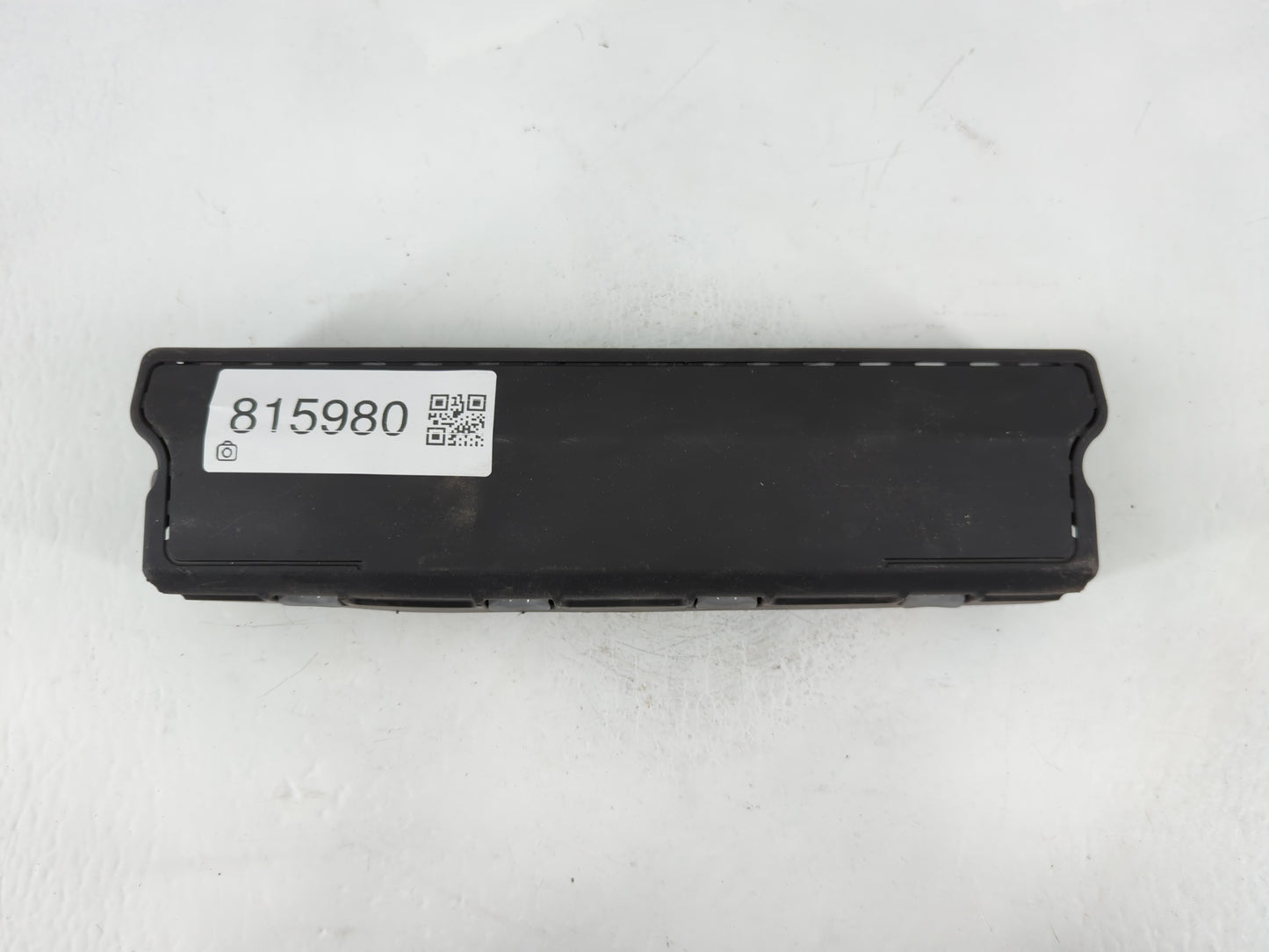 2024 Chevrolet Equinox Air Bag Driver Left Knee OEM P/N:85044864 Fits OEM Used Auto Parts - Oemusedautoparts1.com