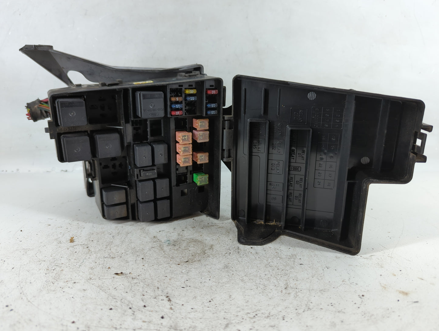 2002 Lincoln Ls Fusebox Fuse Box Panel Relay Module P/N:7154-4372 Fits OEM Used Auto Parts - Oemusedautoparts1.com